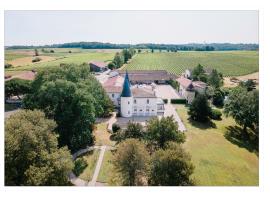 Lignan-de-Bordeaux에 위치한 호텔 Gîte Château de Seguin