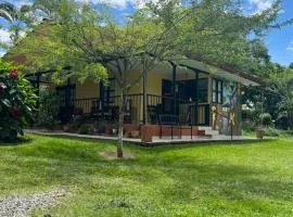 Charming Nature House/ Finca Tradicional Cafetera