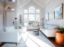 Elegant Executive Escape 3800 sqft 5 bedroom home