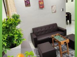 Galaxy Guest Home by Ipoh Maju Stay، كوخ في ايبوه