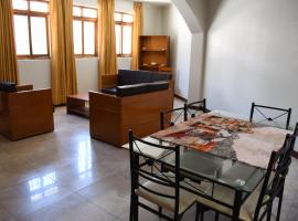 Casa a 3 cuadras de la plaza de armas Huamanga, hotel v destinácii Ayacucho