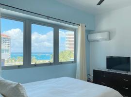 soundproof windows over Condado Beach, San Juan apts, leilighet i San Juan