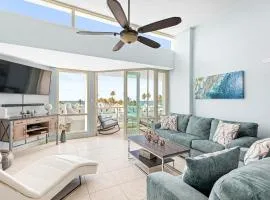 Ocean View Penthouse with pool, beachfront complex apts