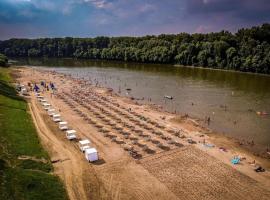 Köröstorok Apartmanok, apartamento en Csongrád