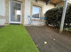 Appartement residence Castle Beach, hotel with parking in Moëlan-sur-Mer