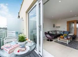 3 Bed in Tenby FB055