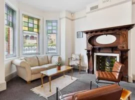Federation Style meets Central Hobart Location