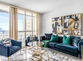 One Bed and Den Upscale Comfort Condo with Parking, apartemen di Toronto