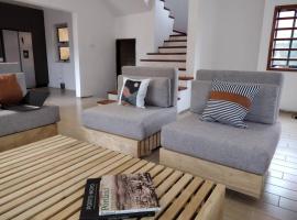 Ivy Residence 4br 6ba with terrasse, hotel v destinaci Porto-Novo