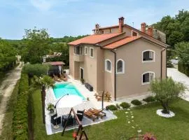 Splendid Villa in Vi inada with sauna