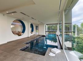 Loft con piscina e utilizzo esclusivo SPA privata a Carobais 7, holiday home in Almenno San Bartolomeo