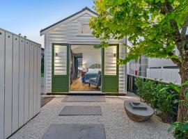 Augusta Hut, vacation home in Auckland