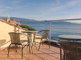 Magnifica Terrazza con Vista Lago, hotel in Gardone Riviera