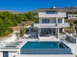 Luxury 5-bedroom villa Princess Korina with heated pool, pool table, sauna, a hot-tub
