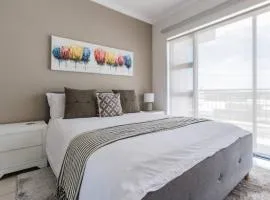 Pax's Breathtaking Apartment - The Blyde-Beach