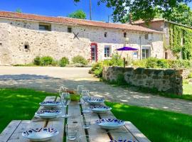 Le logis du château la Flocellière, hotel in Sevremont