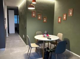 Alloggio con Terrazza, hotel en Villanova Mondovì