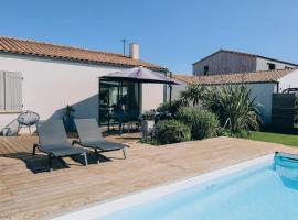 ღ Le Paradis Bleu • Villa avec piscine chauffée, hotel em LʼHoumeau