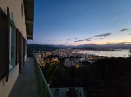 VILLA BELVEDERE D'AJACCIO, VILLA ENTIERE VUE MER POUR 2 à 10 VOYAGEURS，位于阿雅克修的酒店