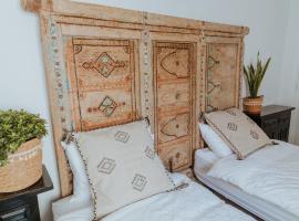 Las Flores Apartments