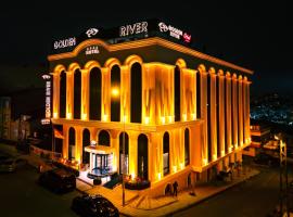 Golden River Hotel By Continent, hotel in Arnavutköy