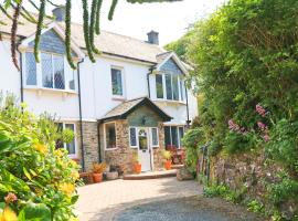 Beautiful character cottage, hotel in Saint Mawgan