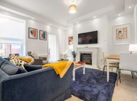 Upmarket Apartment with Parking, διαμέρισμα σε High Heaton