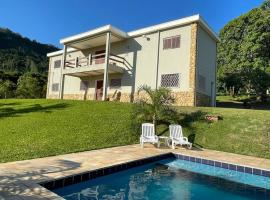 Casa do Vôo Livre com piscina e churrasqueira 20 min do Thermas, hotel a São Pedro