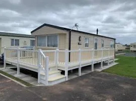 PG37 6 BERTH CARAVAN , GOLDEN PALM , CHAPEL