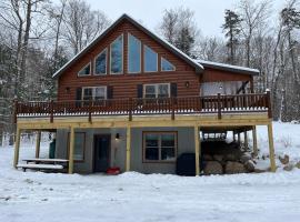Blissful Bear, hotel with parking in Old Forge