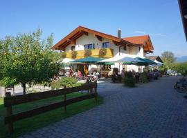 Cafe Wastelbauerhof - Urlaub auf dem Bauernhof, feriebolig i Bernau am Chiemsee