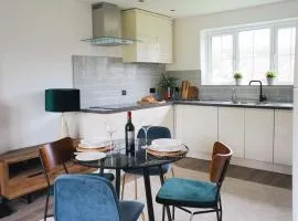 Comfortable and cosy house with off-road parking