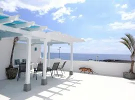 Rooftop Dreamhouse - 3BR with Seaviews
