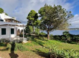 Seaview Villa Lazzaretto, hotel in Fertilia