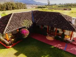 B&B Cotacachi Hosteria Oro Azul