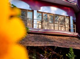 The Flying Squirrel Bandhavgarh, Hotel am Strand in Umariā