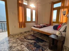 Rudra Homestay, hotel with parking in Sainj