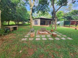 Mkumbi Farm Cottage, holiday home in Hluhluwe