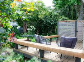 The Alchemist Retreat, Private Studio in Carterton, hotel a Carterton