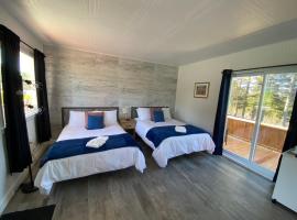 Maison LeBreux - Motel, hotel u gradu Petite-Vallée