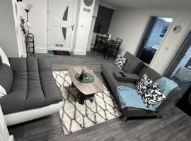 Stunning 2-flat in Leicester!, apartamento em Leicester