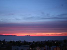 Spacious Tijuana Beach Home With Private Heated* Pool, hotel in Tijuana