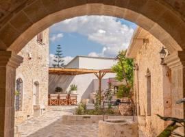 Antama, Restored Cretan Stone House with Pool, BBQ，雷西姆農鎮的有停車位的飯店