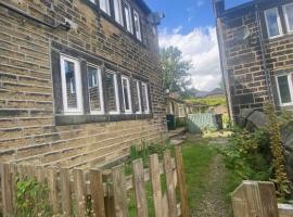 The Weavers Cottage, villa in Oxenhope