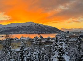 Spacious apartment with 3 bedrooms next to amazing nature, apartment in Tromsø