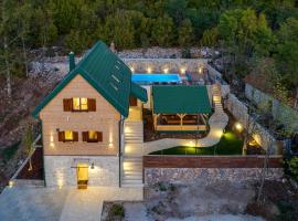 SOKOL - Falcon's nest villa, căsuță din Gračac