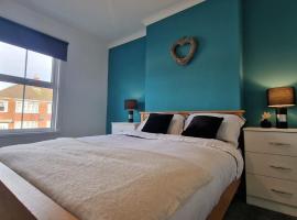 Cosy home perfect for families and contractors with free parking, cabaña o casa de campo en Darlington