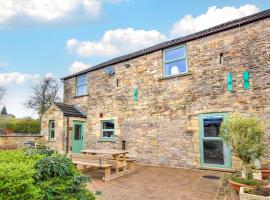 4 Bed in Whaley Bridge PK535, hotel with parking in Whaley Bridge