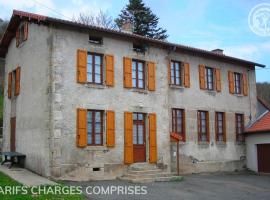 Gîte La Chambonie, 4 pièces, 6 personnes - FR-1-496-197: La Chambonie şehrinde bir otel