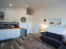 Bluff Hideaway - Guest House
